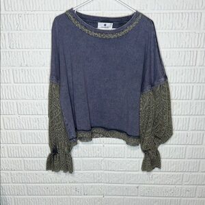 Everyday Chic Boho Blue and Green Lace Sleeve Top